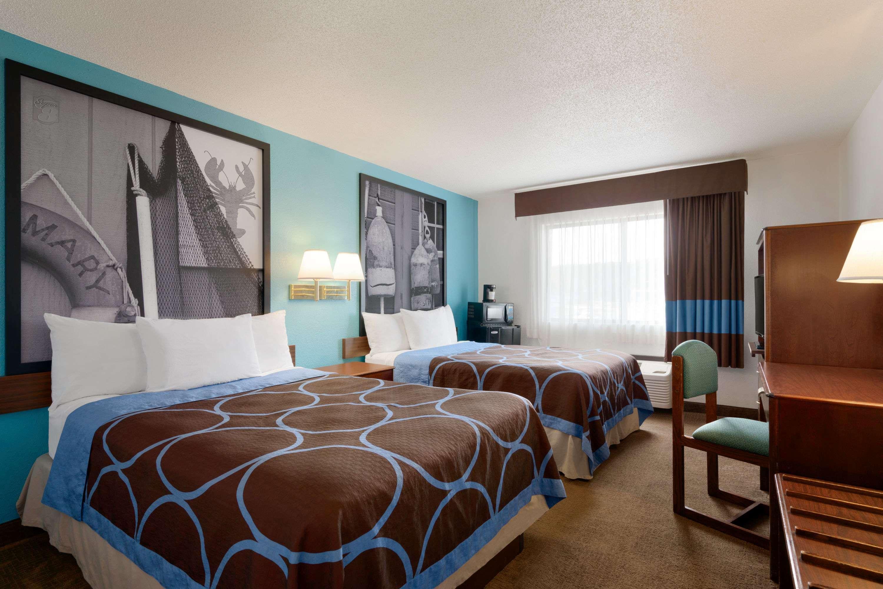 Hotel Super 8 By Wyndham Portland/Westbrook Area Exterior foto