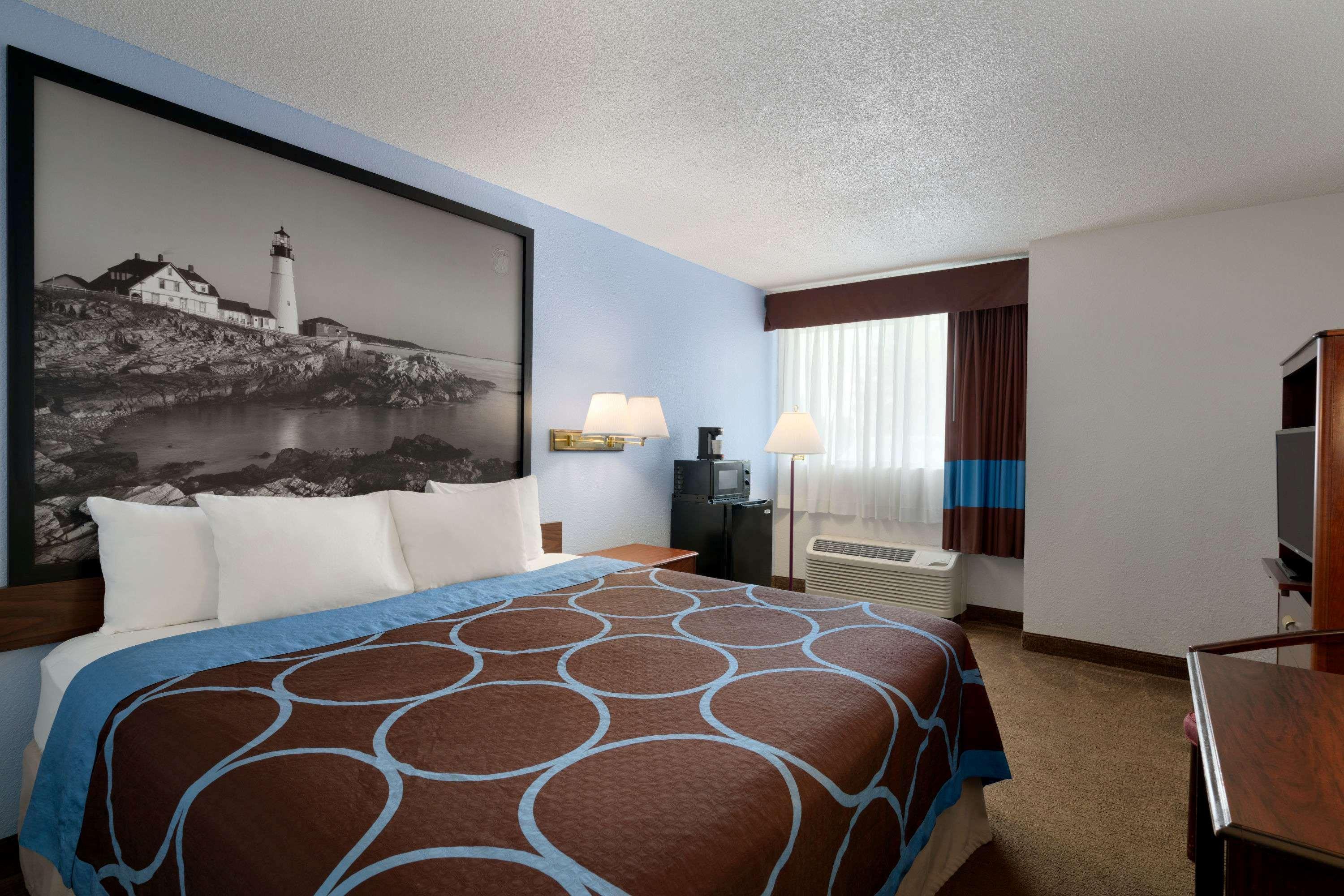 Hotel Super 8 By Wyndham Portland/Westbrook Area Exterior foto
