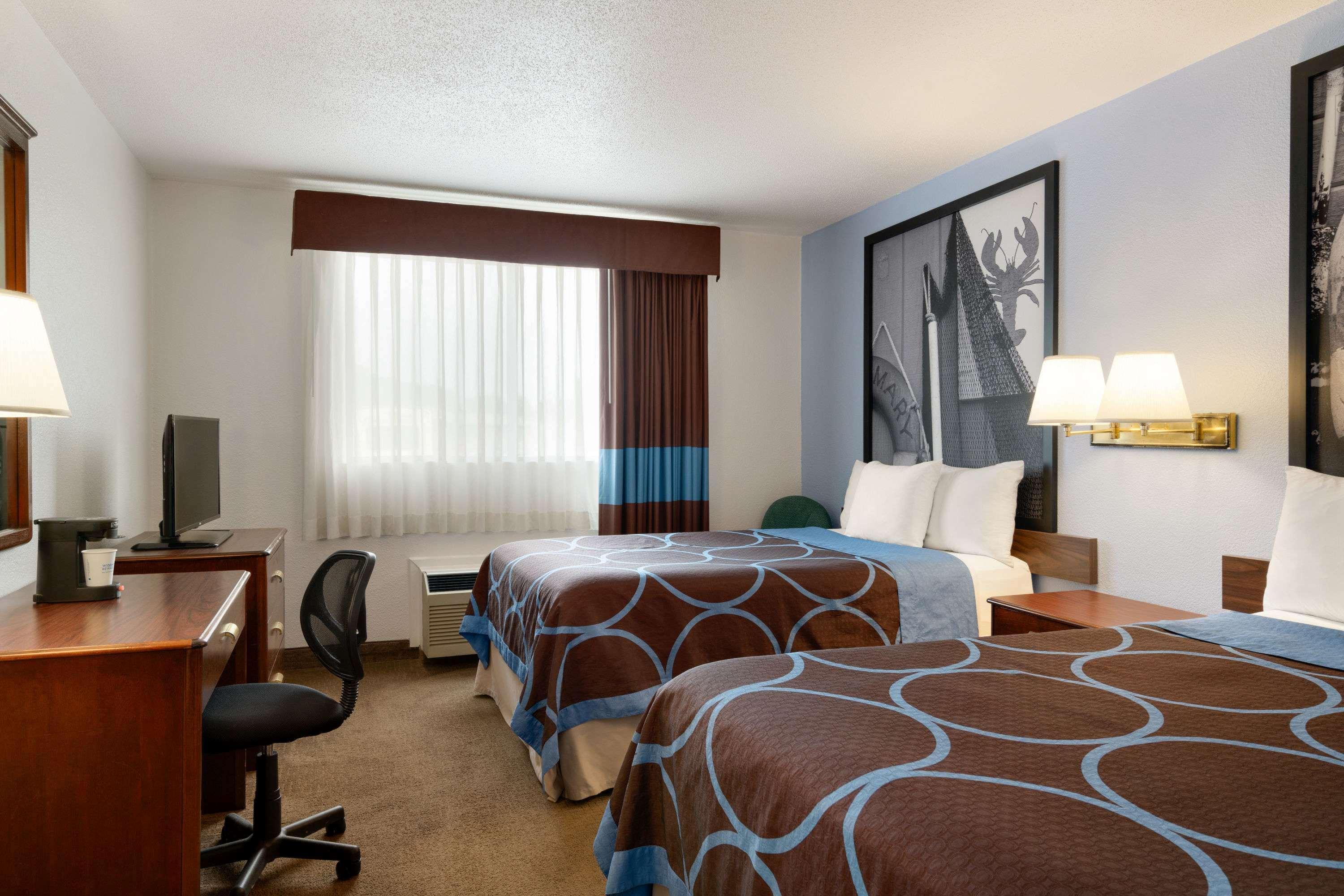 Hotel Super 8 By Wyndham Portland/Westbrook Area Exterior foto